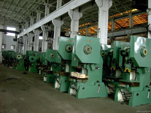 东莞旧机械回收广东一切废旧机械设备回收各类工厂机械回收